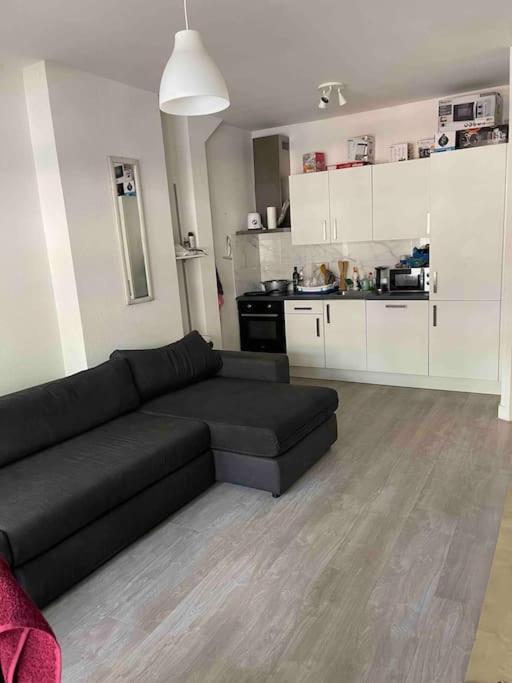 Private Double Bed Room Only With Balcony In Apartment Rotterdam Esterno foto