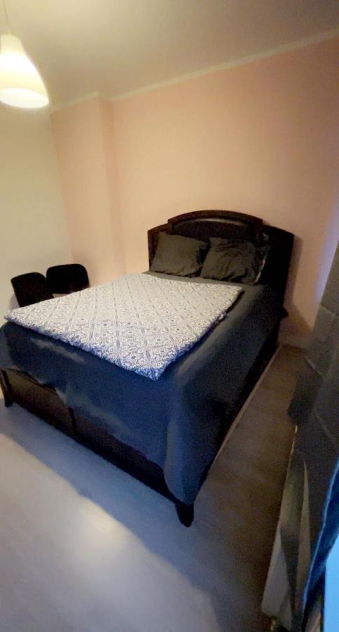 Private Double Bed Room Only With Balcony In Apartment Rotterdam Esterno foto